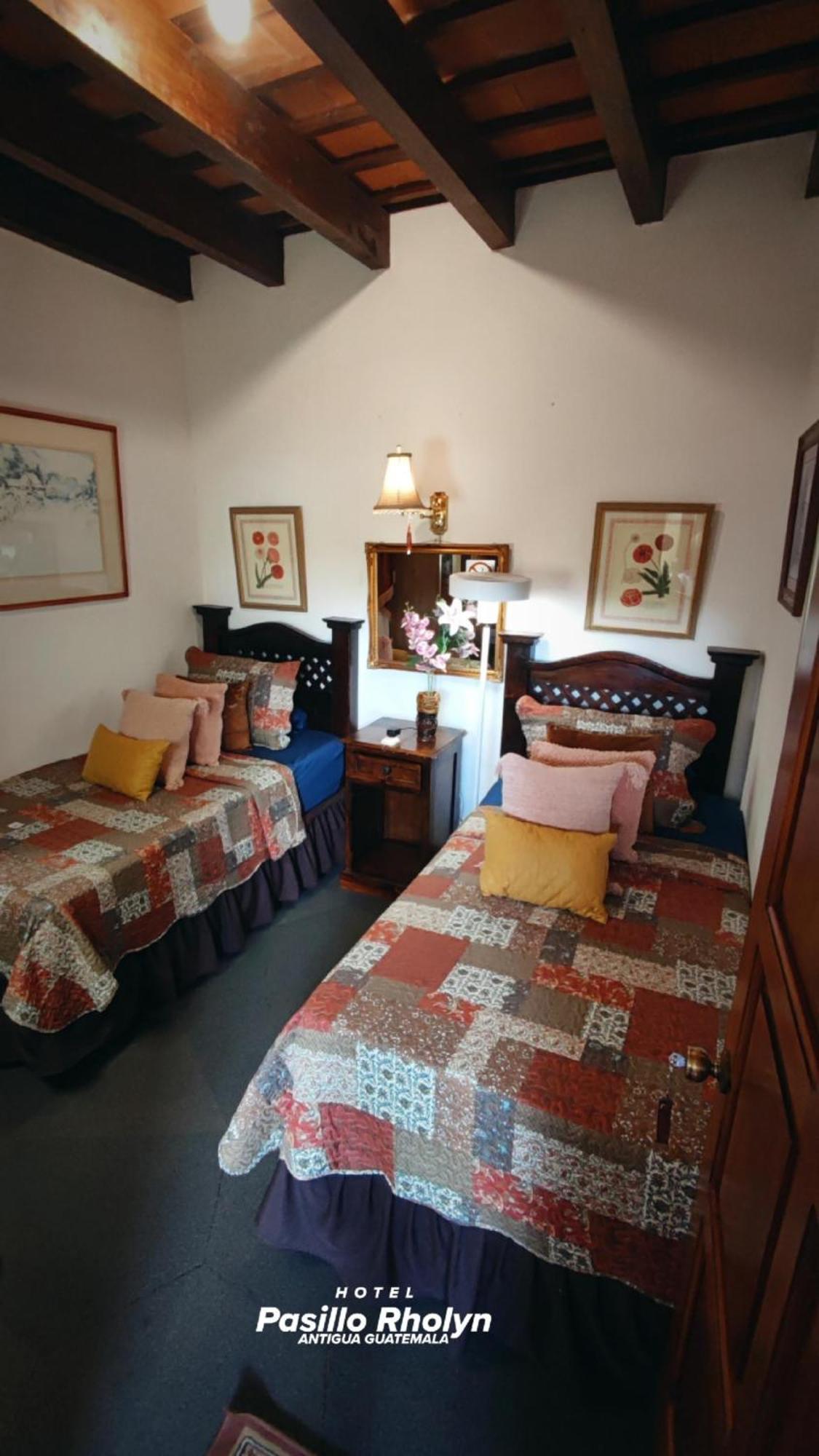Hotel Rholyn Pura Vida !! Antigua Extérieur photo