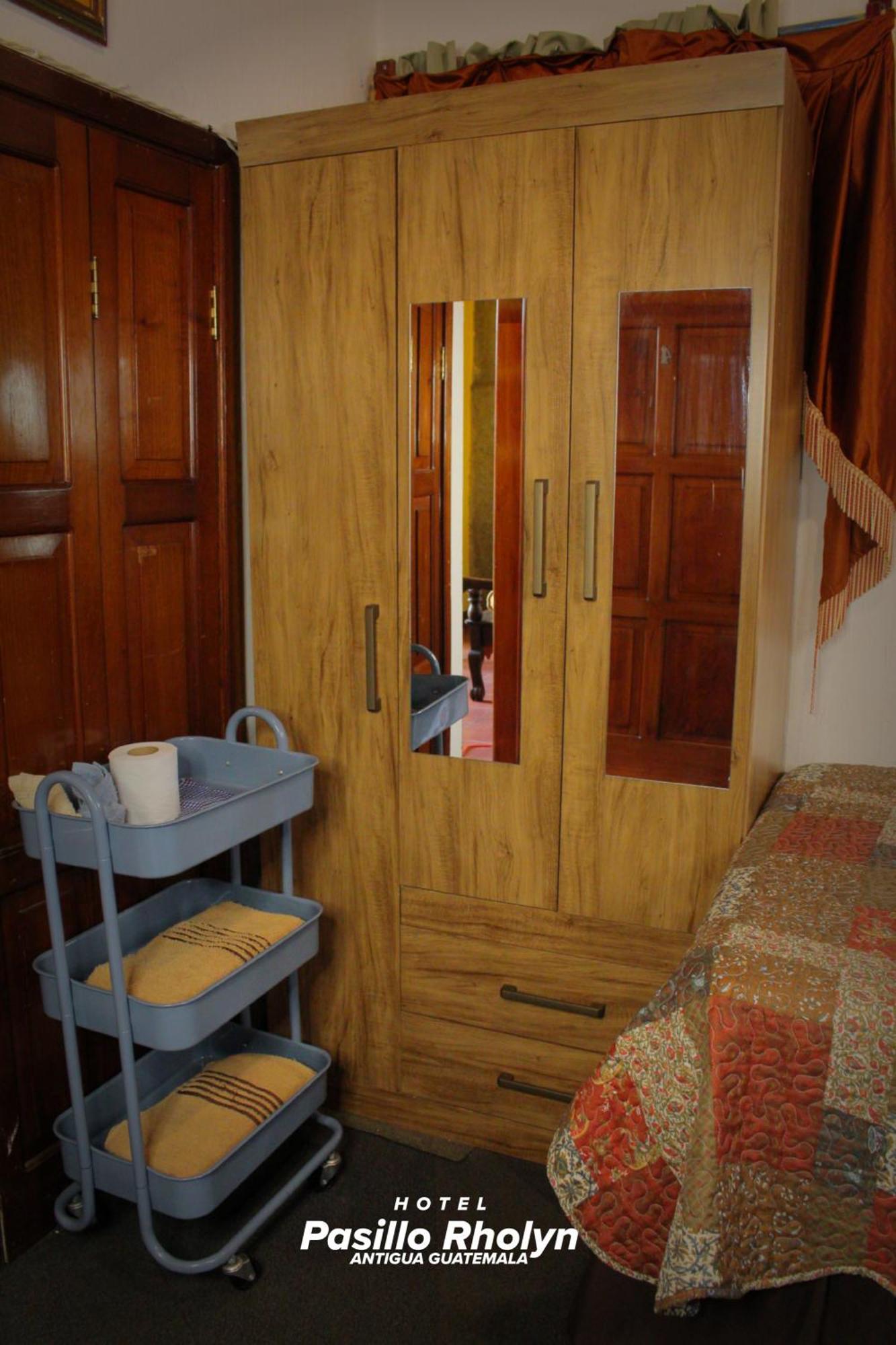 Hotel Rholyn Pura Vida !! Antigua Extérieur photo